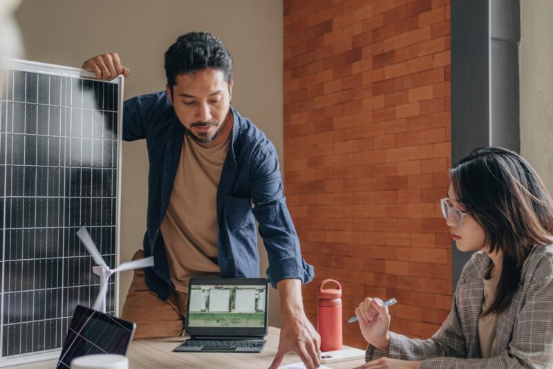 Expert HVAC office workers